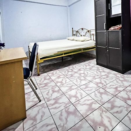 OYO 91757 Surya Hotel Lalabata Bagian luar foto