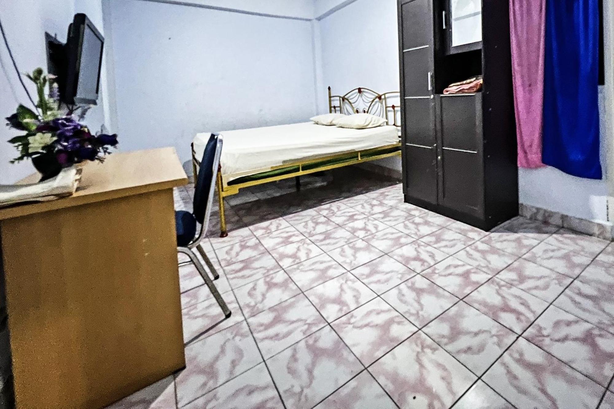 OYO 91757 Surya Hotel Lalabata Bagian luar foto