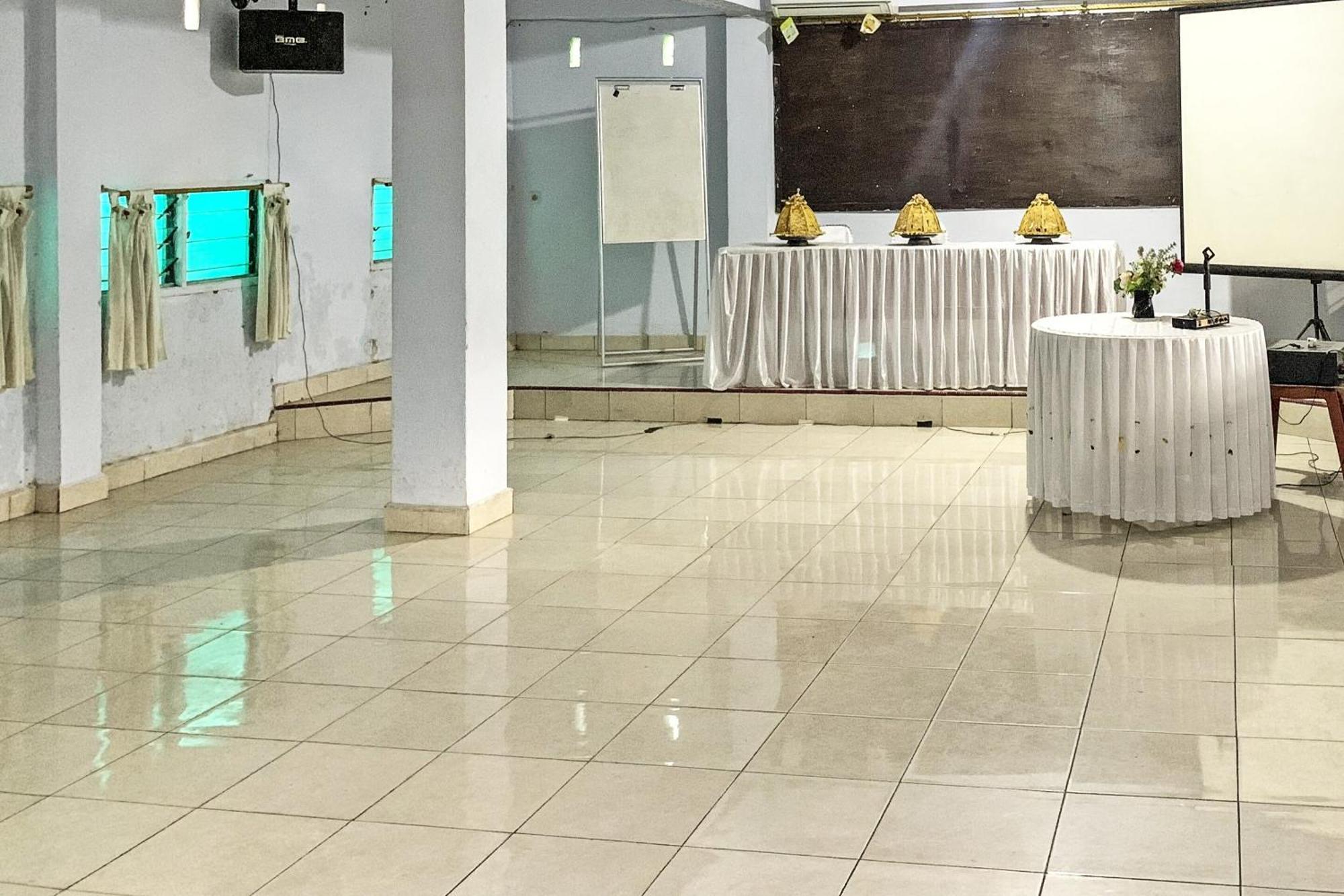 OYO 91757 Surya Hotel Lalabata Bagian luar foto