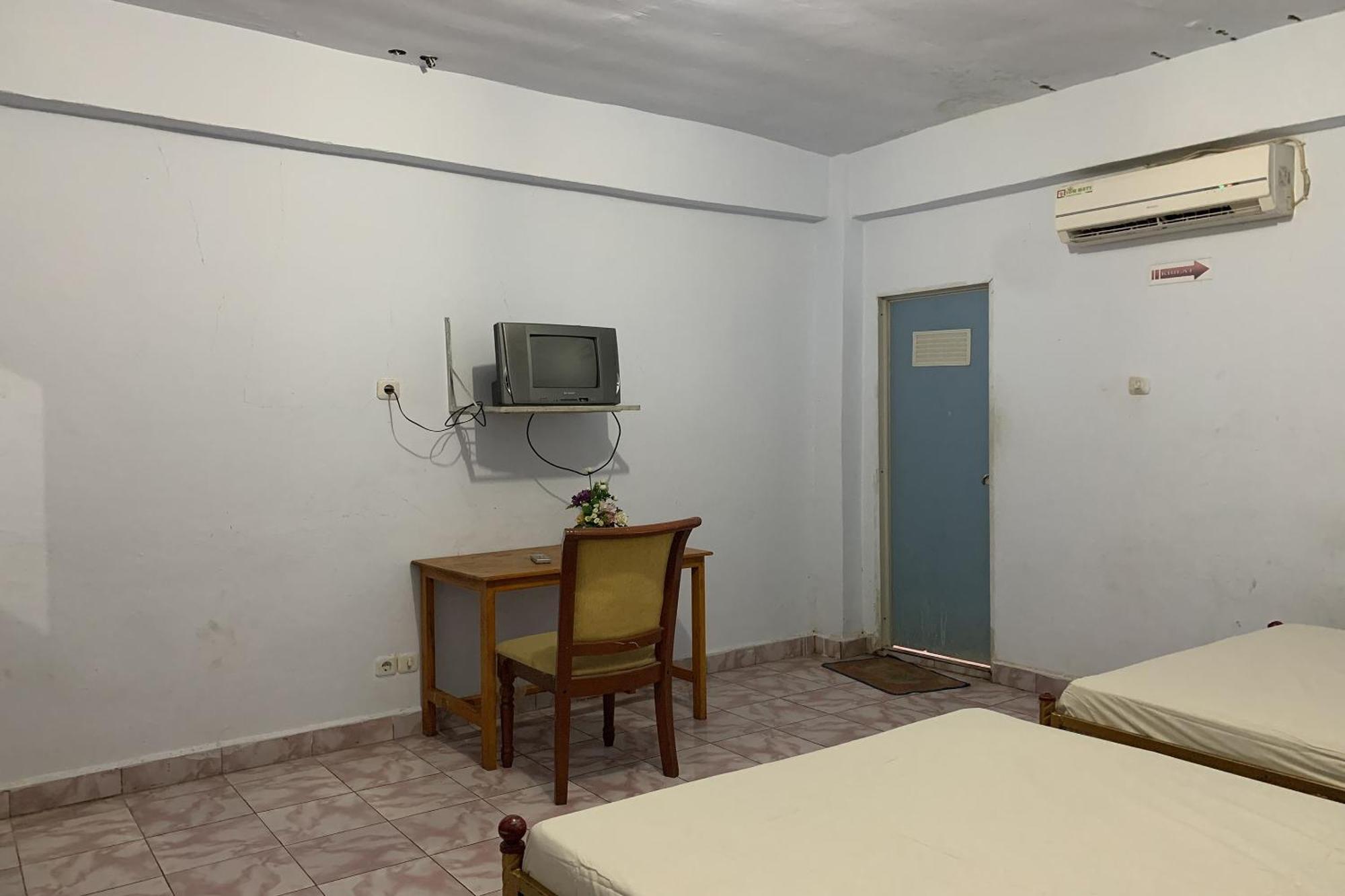 OYO 91757 Surya Hotel Lalabata Bagian luar foto