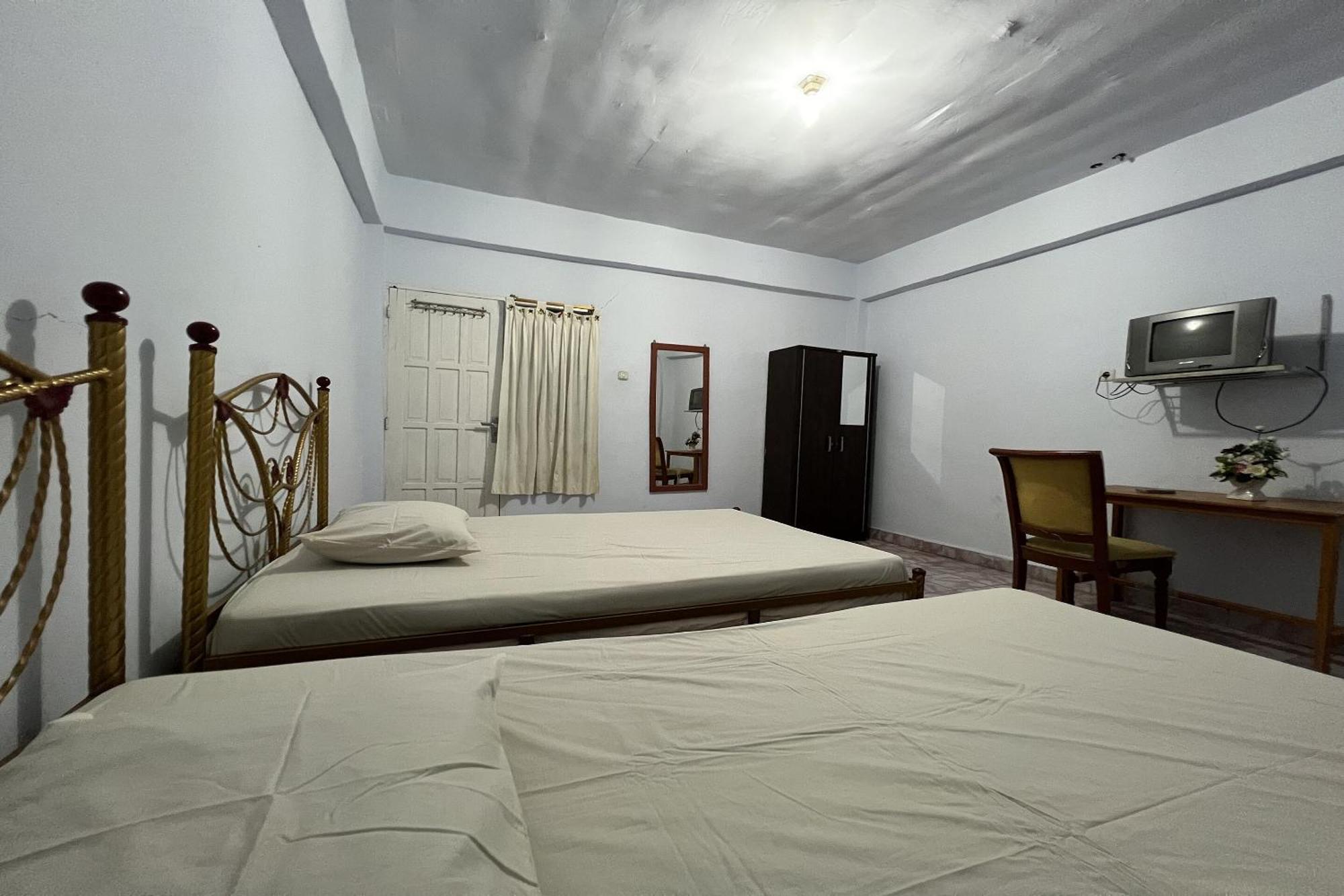 OYO 91757 Surya Hotel Lalabata Bagian luar foto
