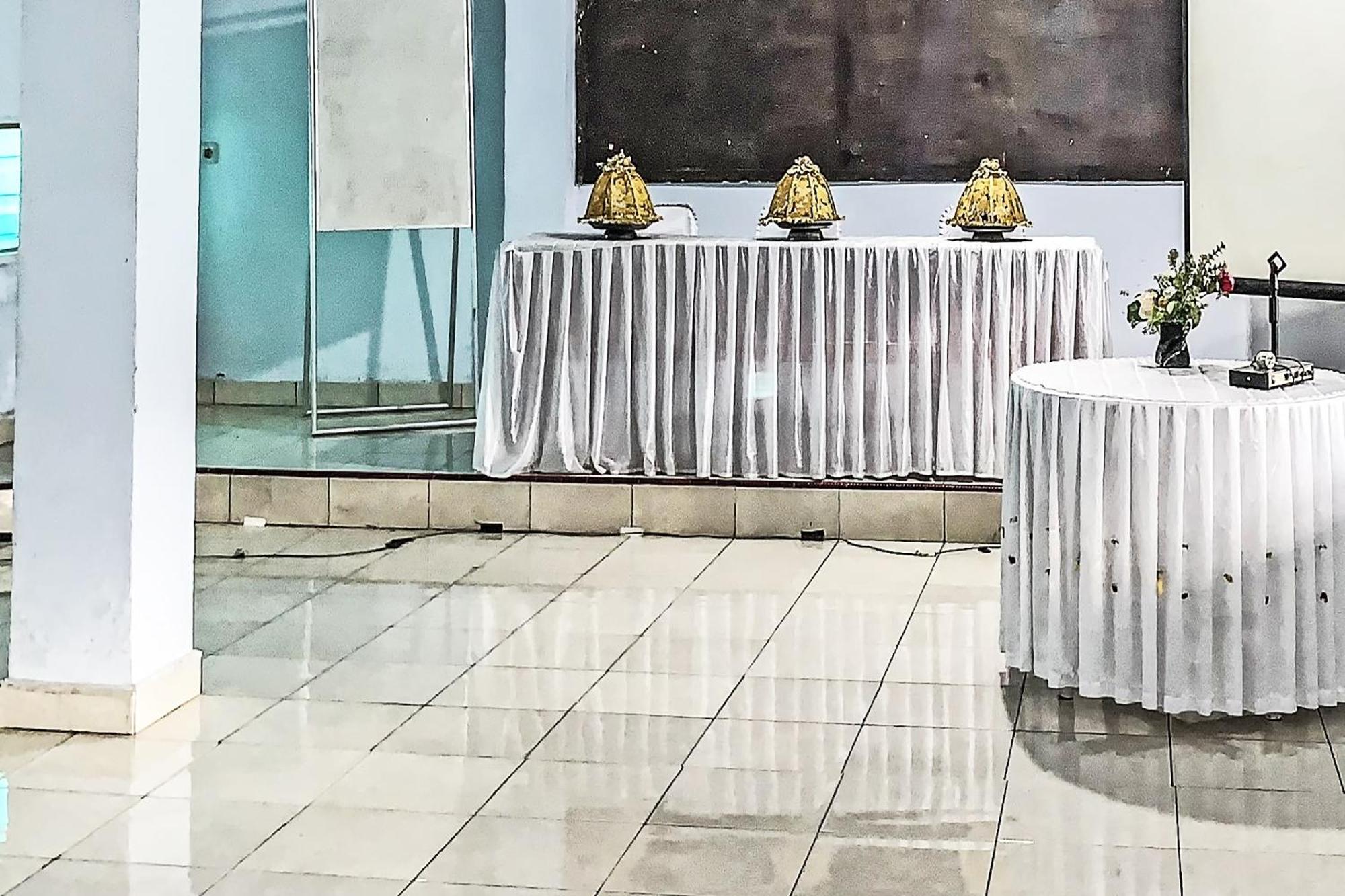 OYO 91757 Surya Hotel Lalabata Bagian luar foto