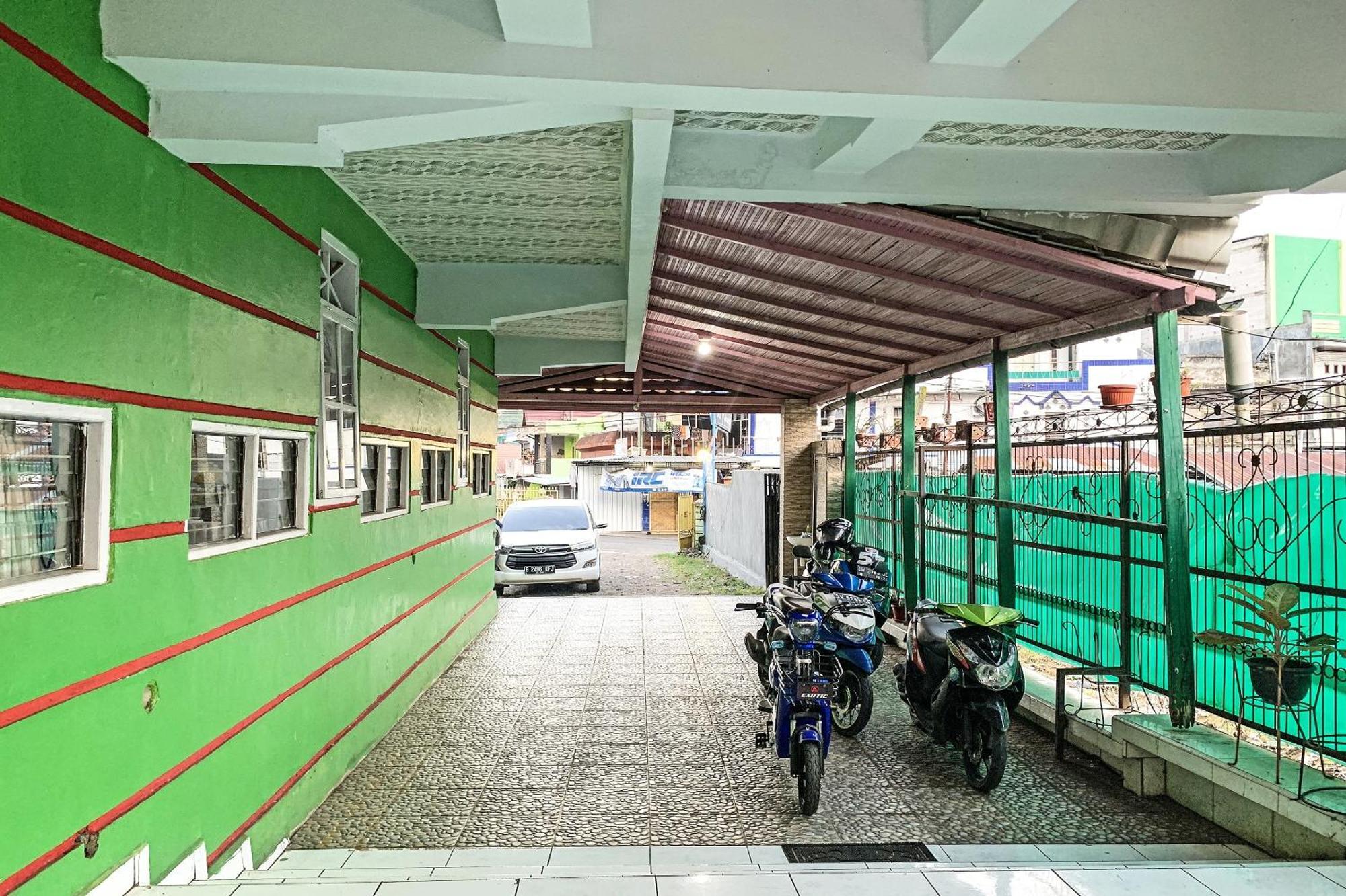 OYO 91757 Surya Hotel Lalabata Bagian luar foto
