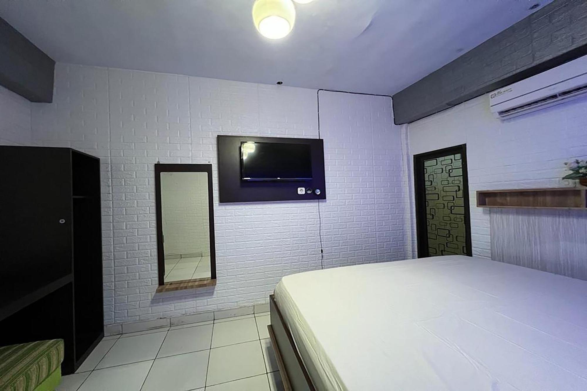 OYO 91757 Surya Hotel Lalabata Bagian luar foto