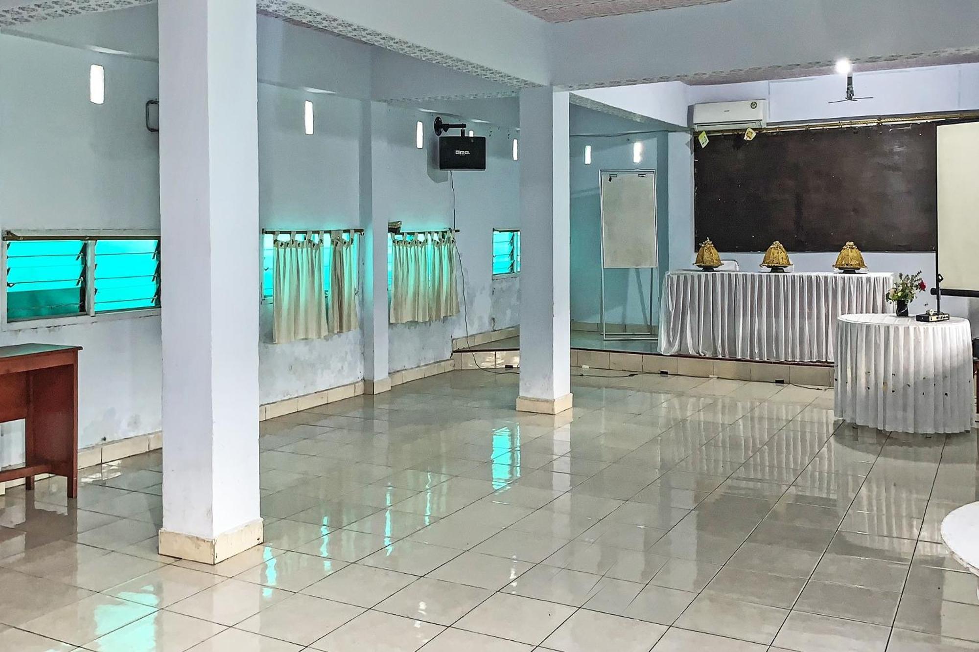 OYO 91757 Surya Hotel Lalabata Bagian luar foto